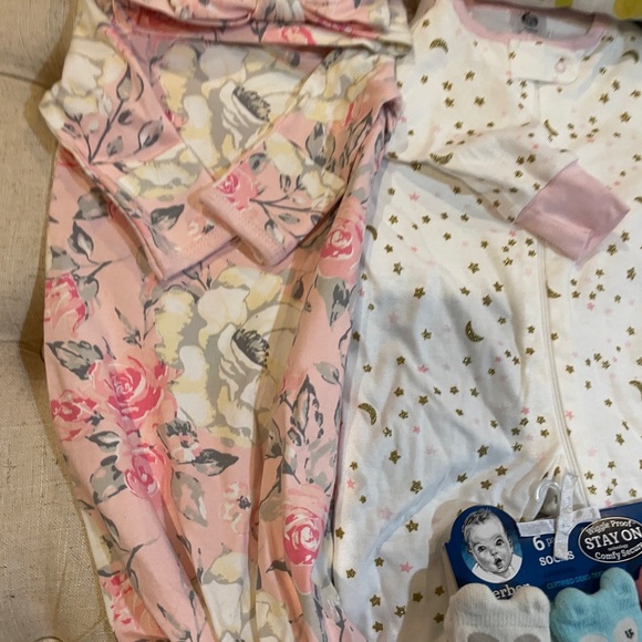 New Lot of 34 Baby Girl Spring/Summer Clothes Size 0-3 months! Carter's - Picture 3 of 10